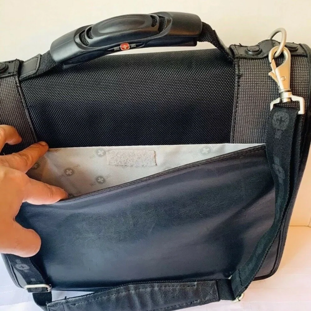 SwissGear Swiss Army Padded Laptop Briefcase Bag